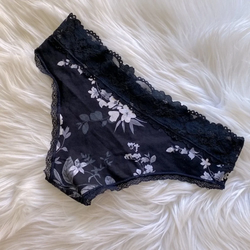 Auden black & white floral cheeky panty